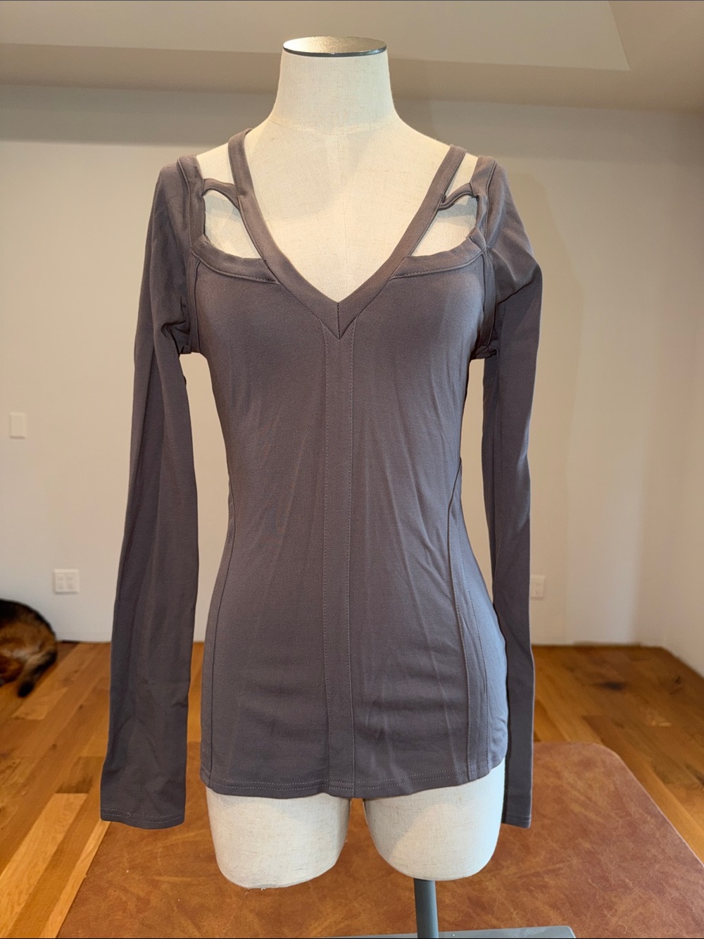 BKE Gray Cutout V-Neck Long Sleeve Top